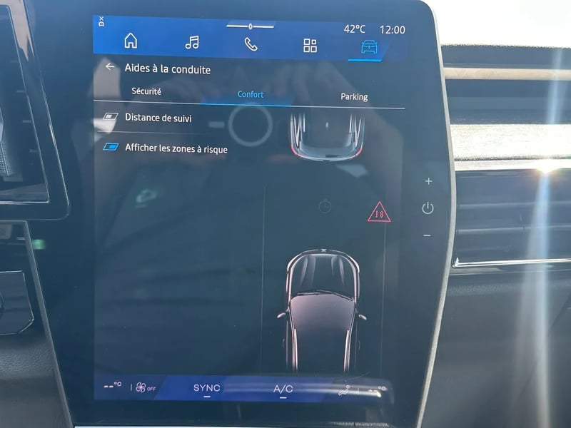Photo de la voiture RENAULT AUSTRAL E-Tech full hybrid 200 GSR2 Techno
