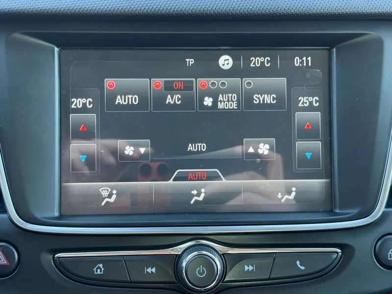 Photo de la voiture OPEL CROSSLAND 1.2 Turbo 110 ch BVM6 GS Line