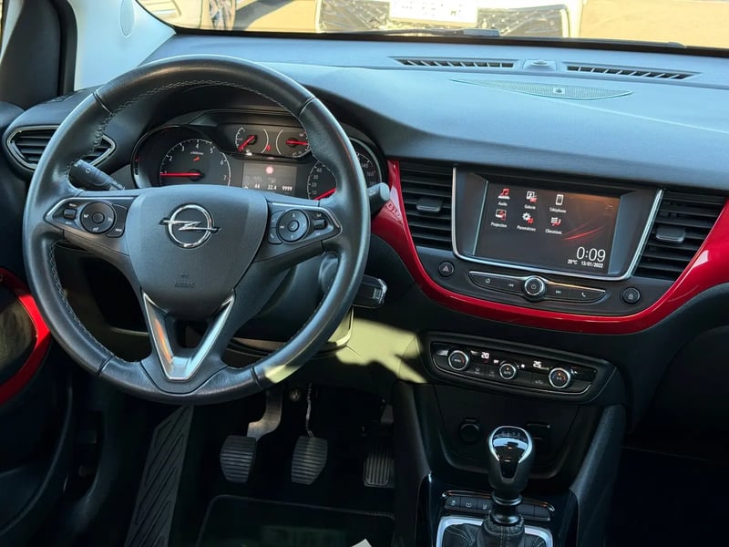 Photo de la voiture OPEL CROSSLAND 1.2 Turbo 110 ch BVM6 GS Line