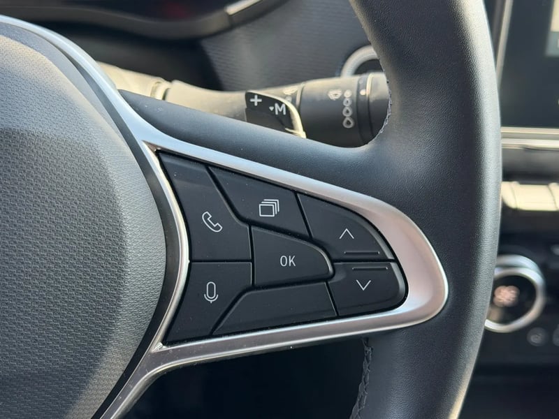 Photo de la voiture RENAULT ARKANA mild hybrid 140 EDC GSR2 Evolution