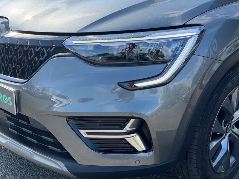 Photo de la voiture RENAULT ARKANA mild hybrid 140 EDC GSR2 Evolution