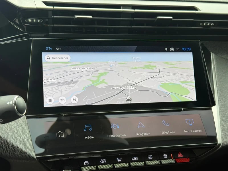 Photo de la voiture PEUGEOT 308 SW Hybrid 145 e-DCS6 Allure