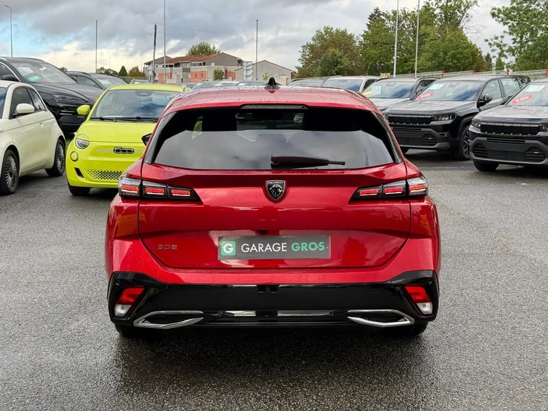 Photo de la voiture PEUGEOT 308 SW Hybrid 145 e-DCS6 Allure