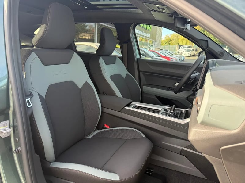 Photo de la voiture DACIA BIGSTER GPL Tribrid 150 4x4 Extreme