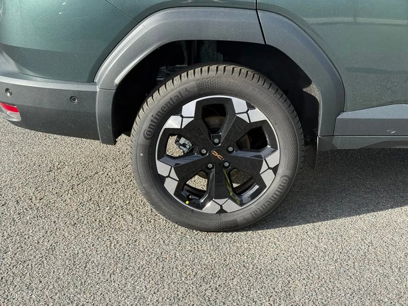 Photo de la voiture DACIA BIGSTER GPL Tribrid 150 4x4 Extreme