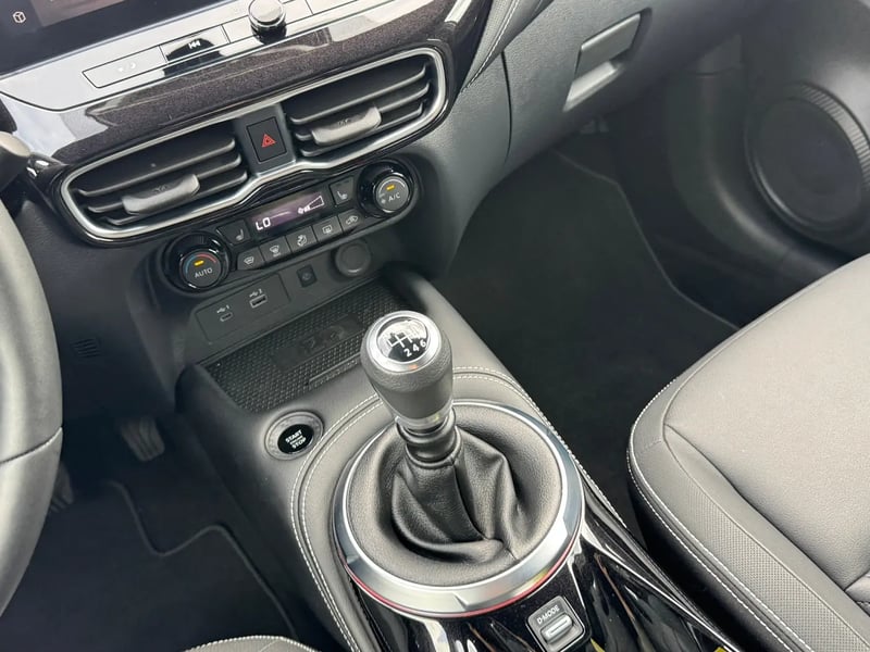 Photo de la voiture NISSAN JUKE 2023.5 DIG-T 114 Tekna