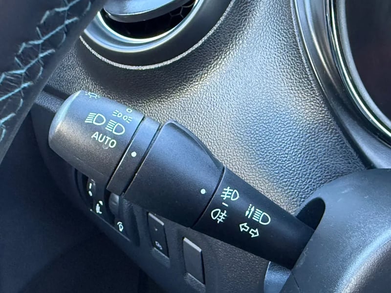 Photo de la voiture RENAULT CAPTUR TCe 120 Energy SL Wave EDC