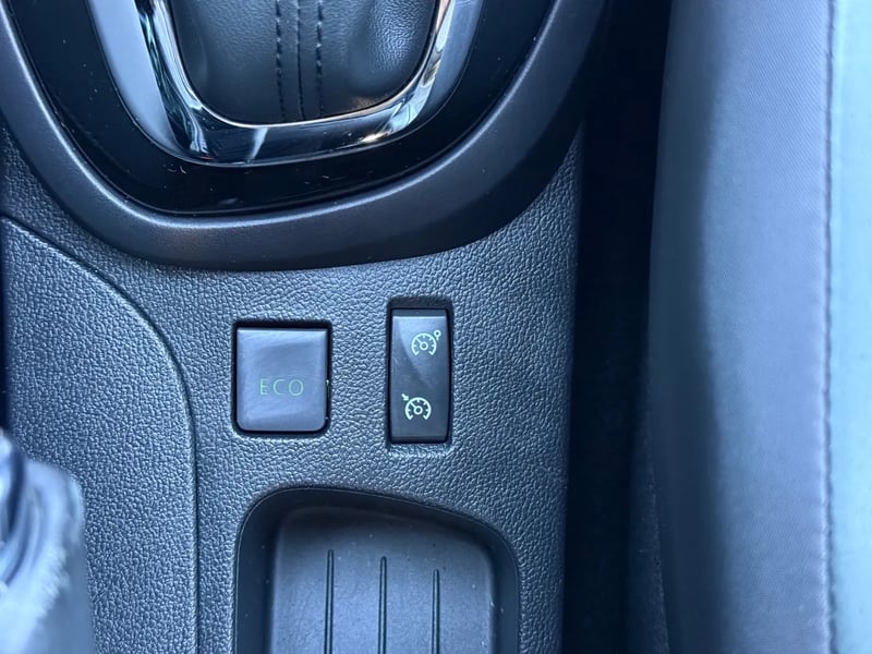 Photo de la voiture RENAULT CAPTUR TCe 120 Energy SL Wave EDC