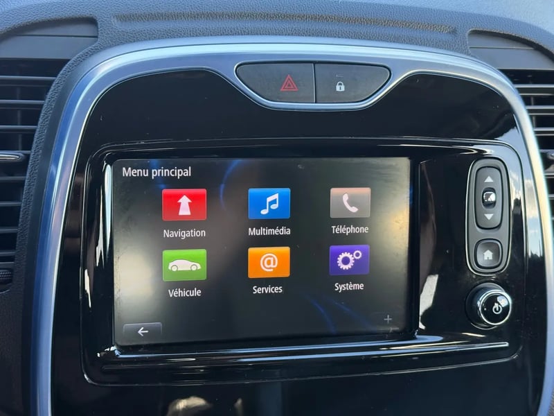 Photo de la voiture RENAULT CAPTUR TCe 120 Energy SL Wave EDC