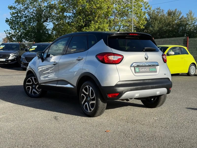 Photo de la voiture RENAULT CAPTUR TCe 120 Energy SL Wave EDC