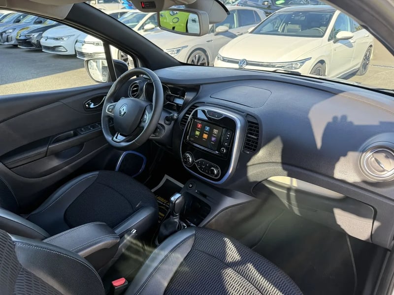 Photo de la voiture RENAULT CAPTUR TCe 120 Energy SL Wave EDC