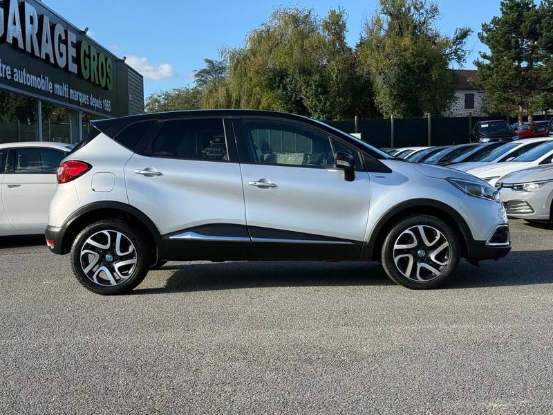 Photo de la voiture RENAULT CAPTUR TCe 120 Energy SL Wave EDC