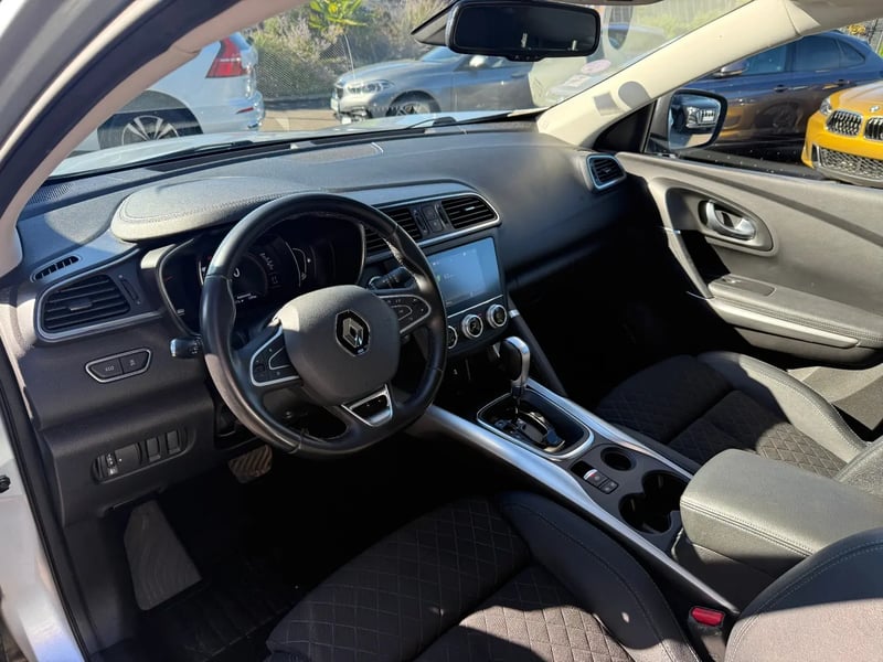 Photo de la voiture RENAULT KADJAR TCe 140 FAP EDC Intens