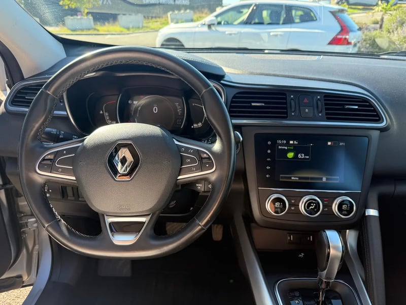 Photo de la voiture RENAULT KADJAR TCe 140 FAP EDC Intens