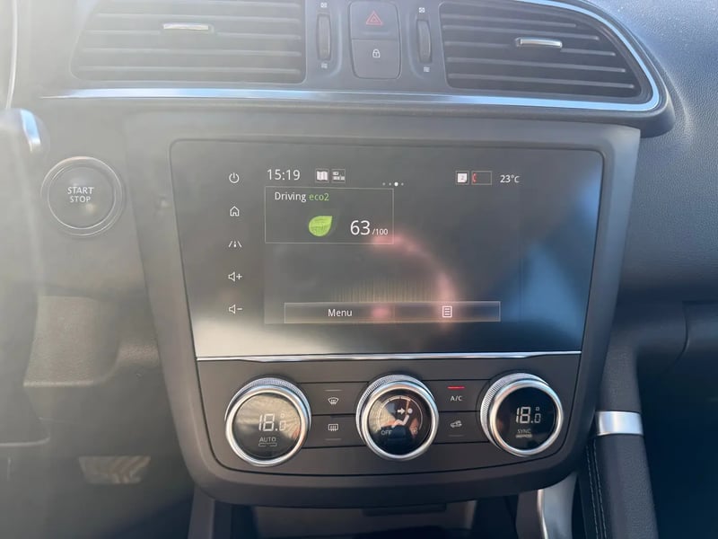Photo de la voiture RENAULT KADJAR TCe 140 FAP EDC Intens