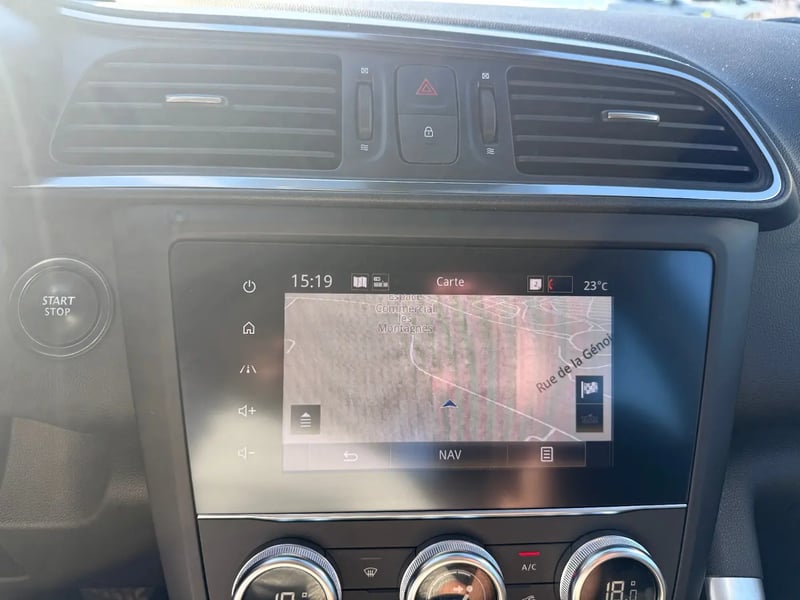 Photo de la voiture RENAULT KADJAR TCe 140 FAP EDC Intens