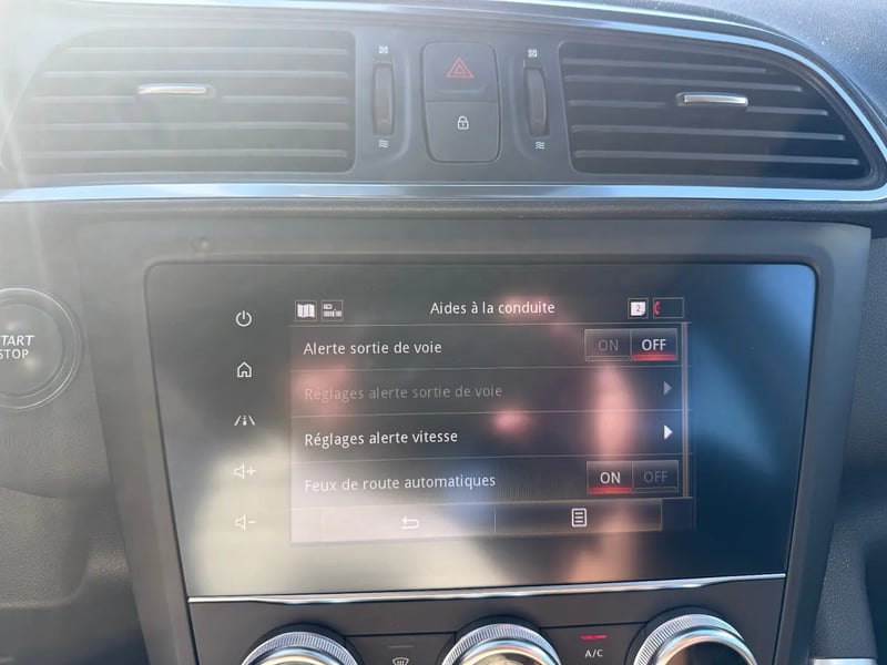 Photo de la voiture RENAULT KADJAR TCe 140 FAP EDC Intens