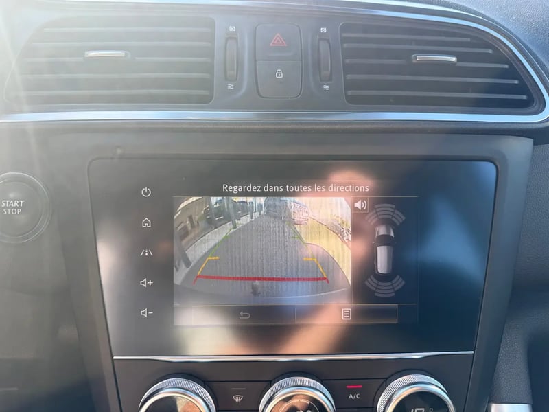 Photo de la voiture RENAULT KADJAR TCe 140 FAP EDC Intens