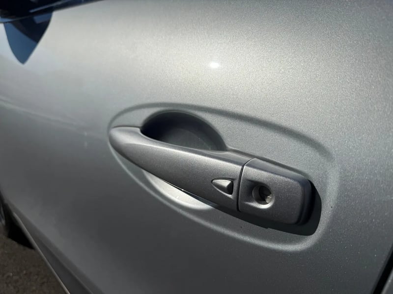 Photo de la voiture RENAULT KADJAR TCe 140 FAP EDC Intens