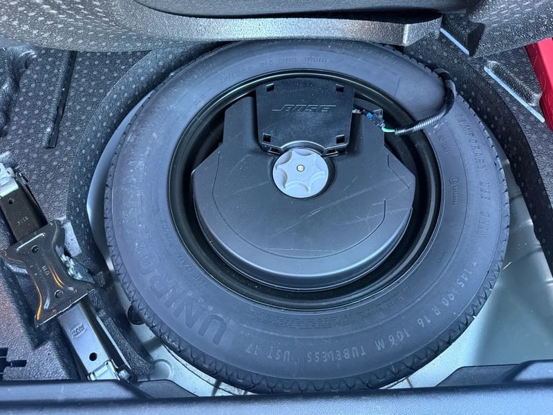Photo de la voiture RENAULT KADJAR TCe 140 FAP EDC Intens