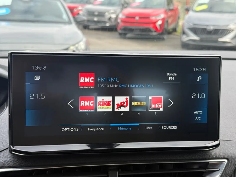 Photo de la voiture PEUGEOT 3008 BlueHDi 130ch S&S BVM6 Active Pack