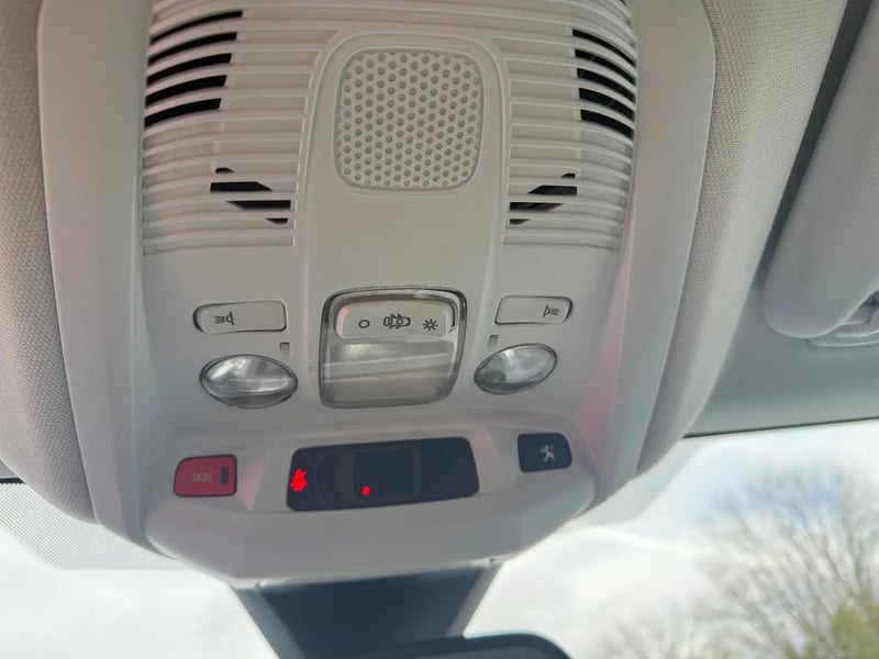 Photo de la voiture PEUGEOT 3008 BlueHDi 130ch S&S BVM6 Active Pack