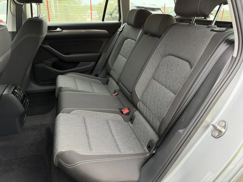 Photo de la voiture VOLKSWAGEN PASSAT SW 2.0 TDI EVO SCR 150 DSG7 Life Plus