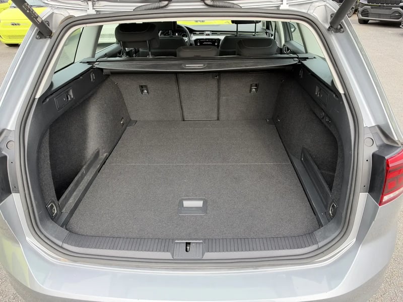 Photo de la voiture VOLKSWAGEN PASSAT SW 2.0 TDI EVO SCR 150 DSG7 Life Plus