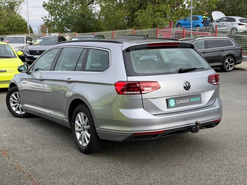 Photo de la voiture VOLKSWAGEN PASSAT SW 2.0 TDI EVO SCR 150 DSG7 Life Plus