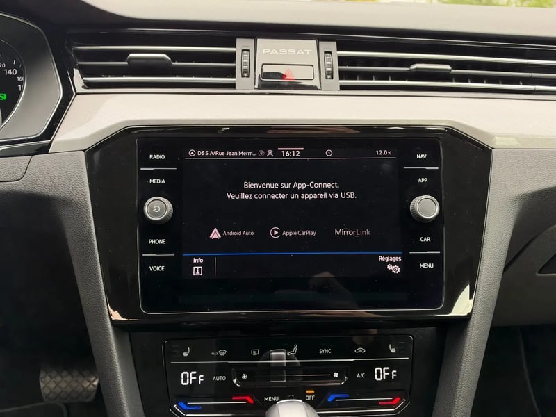 Photo de la voiture VOLKSWAGEN PASSAT SW 2.0 TDI EVO SCR 150 DSG7 Life Plus