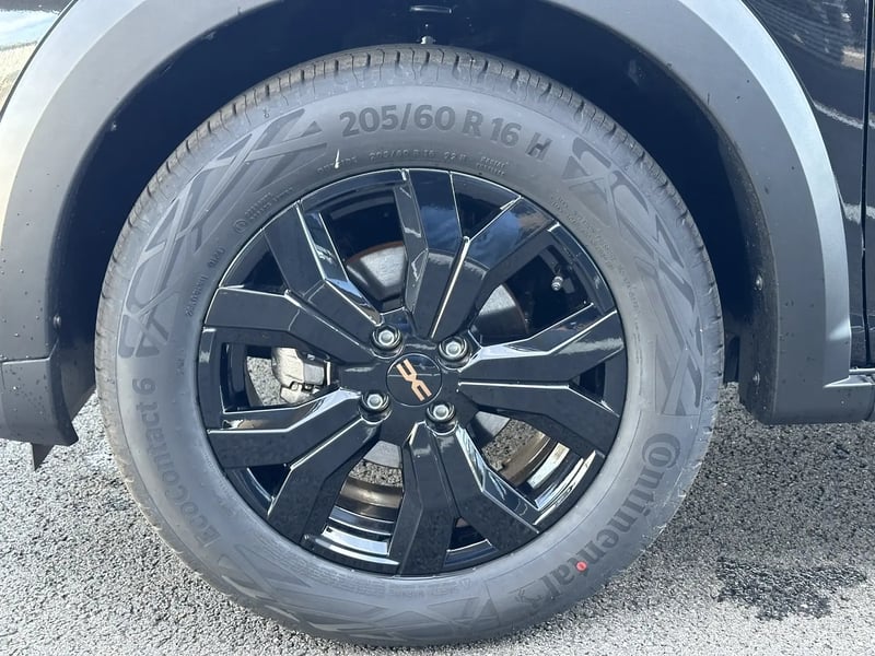 Photo de la voiture DACIA SANDERO ECO-G 100 Stepway Extreme +