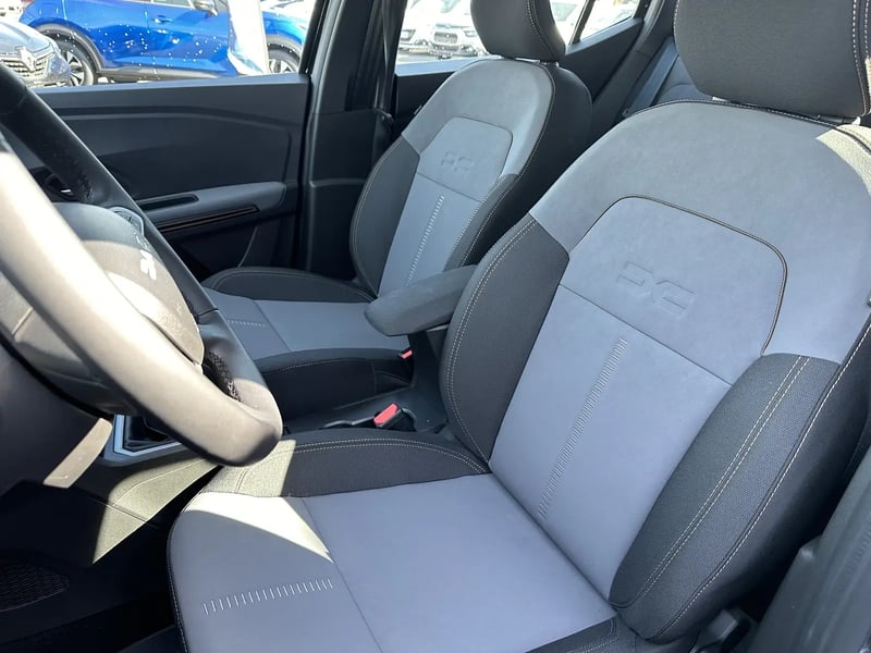 Photo de la voiture DACIA SANDERO ECO-G 100 Stepway Extreme +