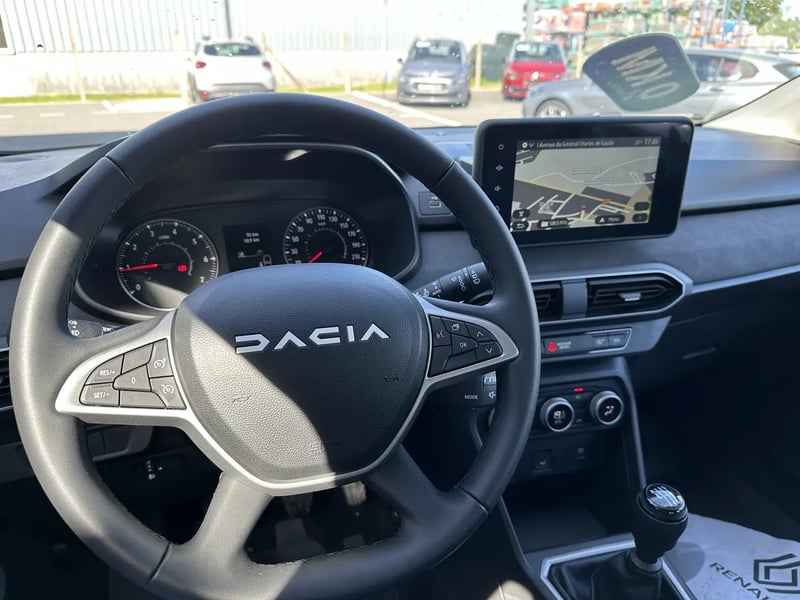 Photo de la voiture DACIA SANDERO ECO-G 100 Stepway Extreme +