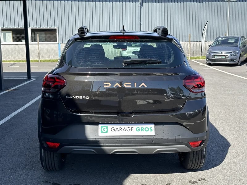 Photo de la voiture DACIA SANDERO ECO-G 100 Stepway Extreme +