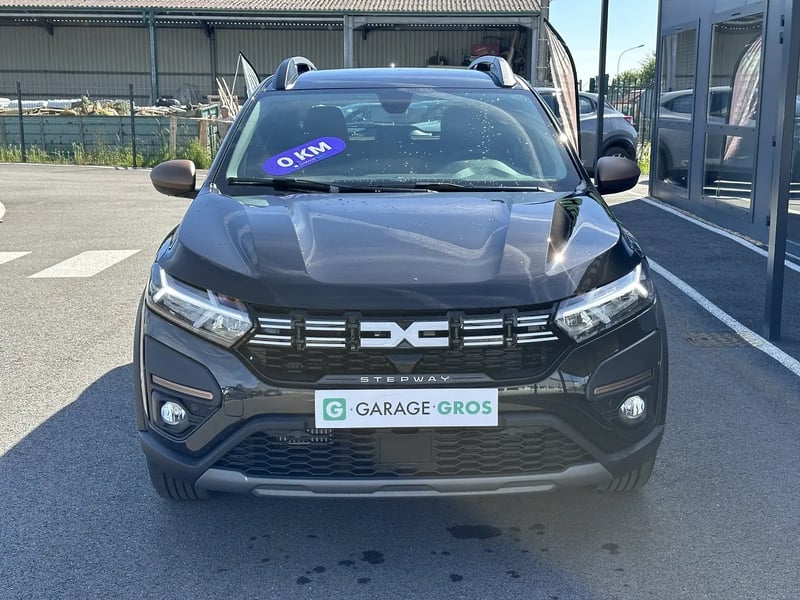 Photo de la voiture DACIA SANDERO ECO-G 100 Stepway Extreme +