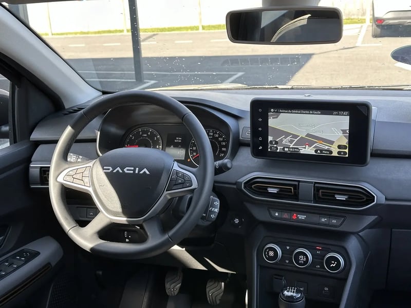 Photo de la voiture DACIA SANDERO ECO-G 100 Stepway Extreme +