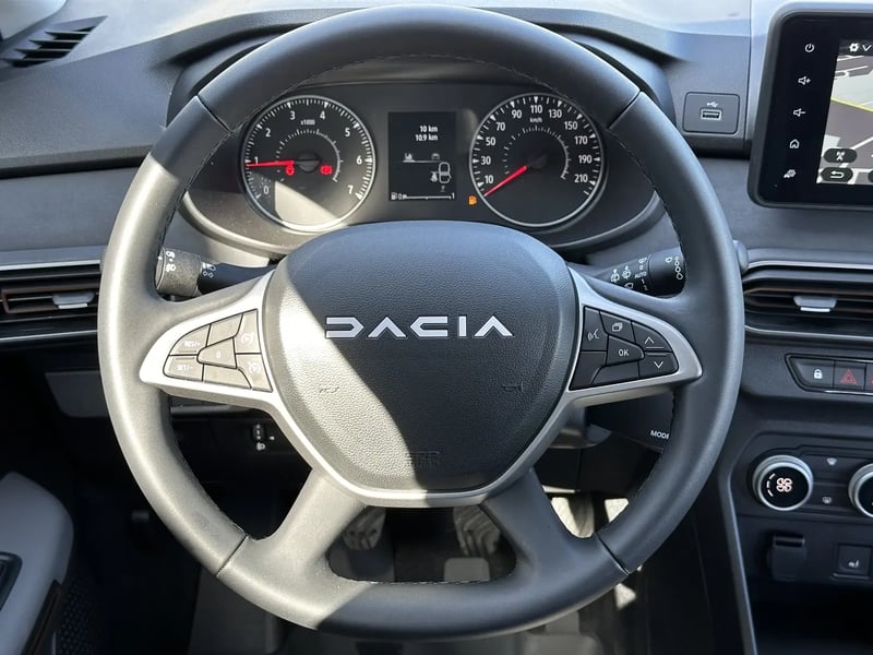 Photo de la voiture DACIA SANDERO ECO-G 100 Stepway Extreme +