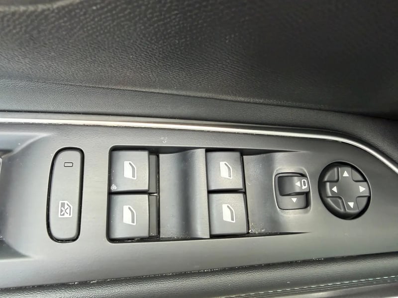 Photo de la voiture PEUGEOT 3008 BlueHDi 130ch S&S EAT8 Allure Pack