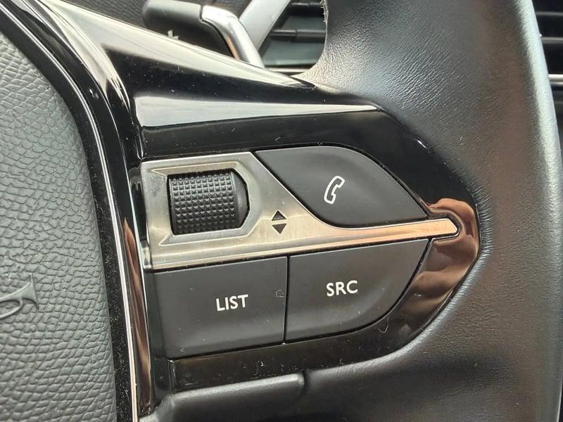 Photo de la voiture PEUGEOT 3008 BlueHDi 130ch S&S EAT8 Allure Pack