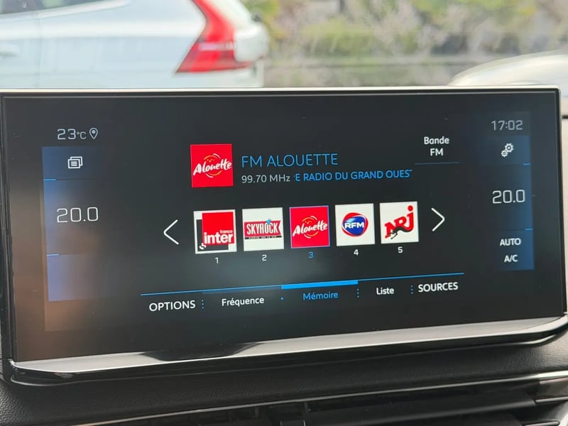 Photo de la voiture PEUGEOT 3008 BlueHDi 130ch S&S EAT8 Allure Pack