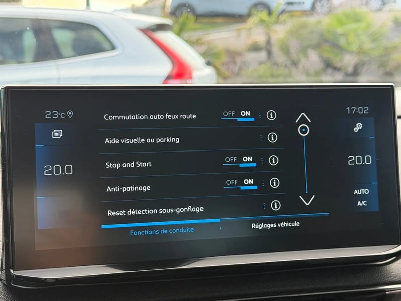 Photo de la voiture PEUGEOT 3008 BlueHDi 130ch S&S EAT8 Allure Pack