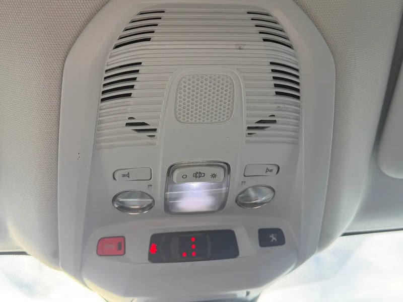 Photo de la voiture PEUGEOT 3008 BlueHDi 130ch S&S EAT8 Allure Pack