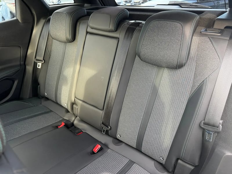 Photo de la voiture PEUGEOT 3008 BlueHDi 130ch S&S EAT8 Allure Pack