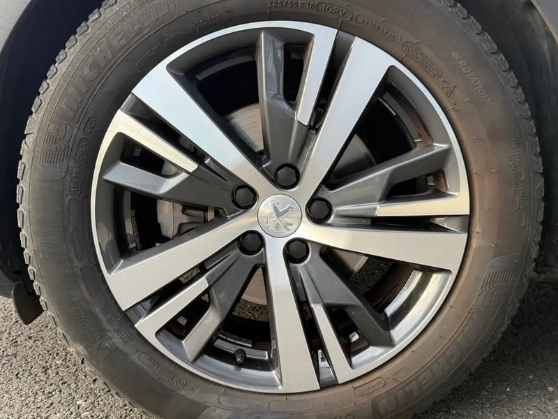 Photo de la voiture PEUGEOT 3008 BlueHDi 130ch S&S EAT8 Allure Pack