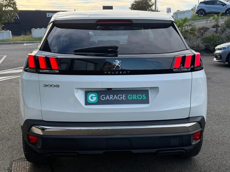Photo de la voiture PEUGEOT 3008 BlueHDi 130ch S&S EAT8 Allure Pack