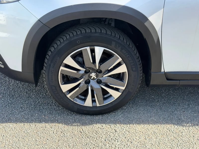 Photo de la voiture PEUGEOT 2008 1.2 PureTech 110ch S&S EAT6 Allure