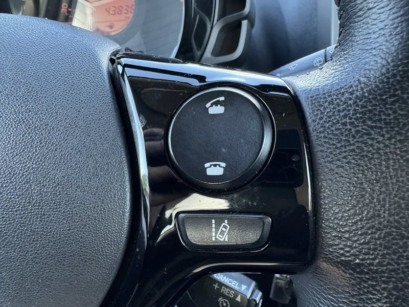 Photo de la voiture TOYOTA AYGO 1.0 VVT-i x-play