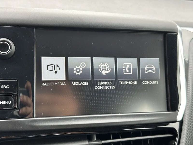 Photo de la voiture PEUGEOT 208 1.2 PureTech 110ch S&S BVM5 Allure