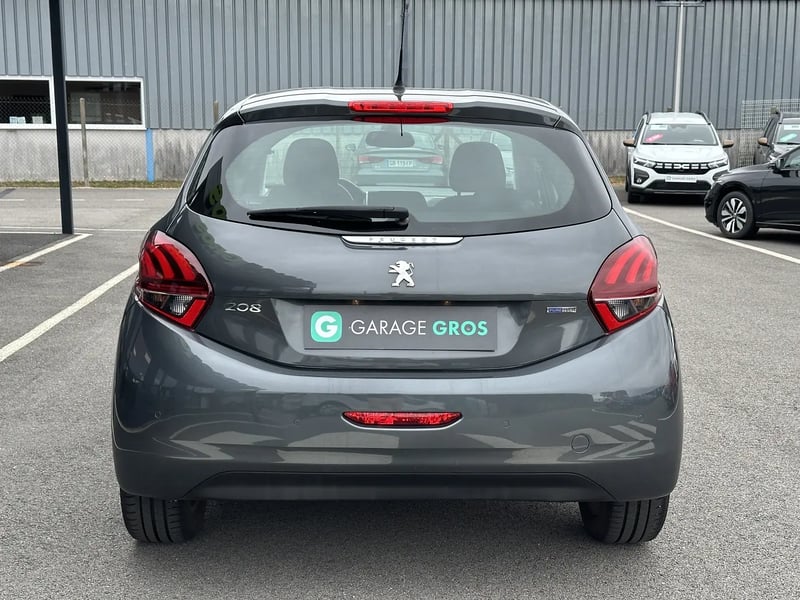Photo de la voiture PEUGEOT 208 1.2 PureTech 110ch S&S BVM5 Allure
