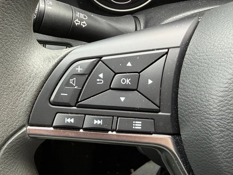 Photo de la voiture NISSAN JUKE 2023 DIG-T 114 Acenta